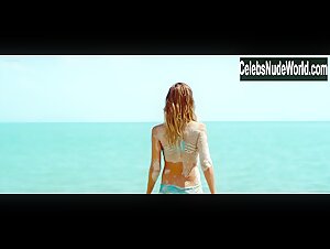 Jessica Alba in Mechanic: Resurrection (2016)