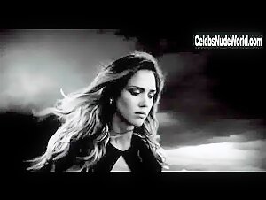 Jessica Alba in Sin City: A Dame to Kill For (2014) 8