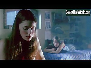 Jessica Pare in Lost and Delirious (2001) 18