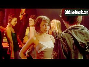 Jessica Parker Kennedy in Decoys 2: Alien Seduction (2007) 7