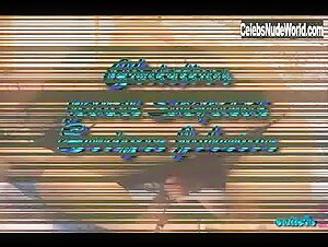 Jewel Shepard Couple , Kissing in Christina y la reconversion sexual (1984) 1
