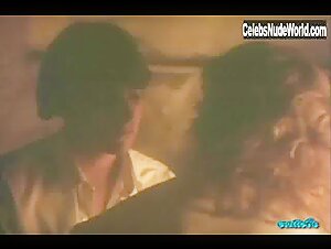 Jewel Shepard Couple , Kissing in Christina y la reconversion sexual (1984) 3