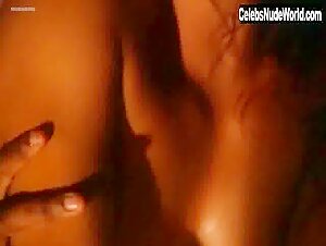 Joanna Tristao in Presenca de Anita (series) (2001) 16