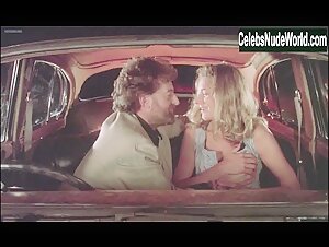 Joely Richardson in Drowning by Numbers (1988) 17