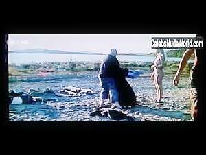 Josephine Bornebusch in Jarnganget (2000) 12