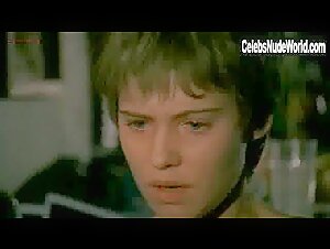 Josie Bissett in Paura nel buio (1989) 18
