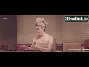 Juana Acosta shower , hot scene in Jefe (2018) 19