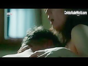 Judita Frankovic Kissing , Brunette in Pocivali u miru (series) (2013) 19