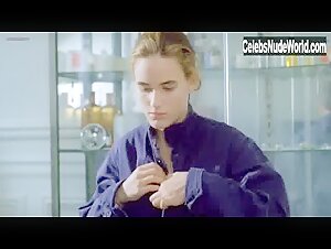 Judith Godreche in La desenchantee (1990) 6