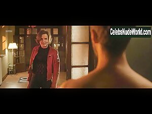 Juliane Kohler in Safari: Match Me If You Can (2018) 19