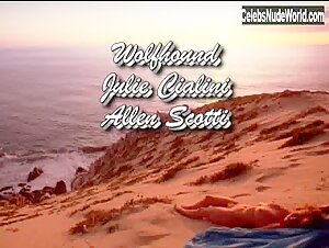 Julie Cialini Outdoor , Blonde in Wolfhound (2002) 3