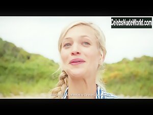 Julie Engelbrecht in Les vacances du petit Nicolas (2014) 14