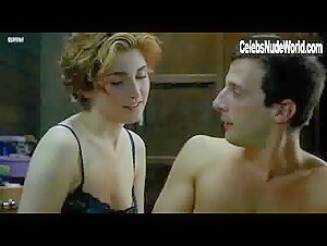 Julie Gayet in Le plaisir (et ses petits tracas) (1998) 8