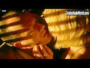 Julie Gayet in Select Hotel (1996) 10