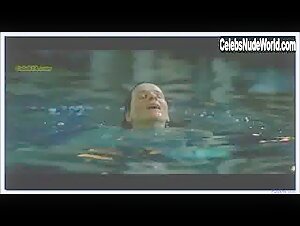Juliette Binoche Pool , Explicit in Decalage horaire (2002) 8