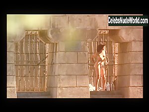Juliette Binoche Explicit , boobs in Les amants du Pont-Neuf (1991) 12