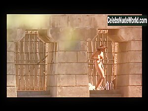 Juliette Binoche Explicit , boobs in Les amants du Pont-Neuf (1991)