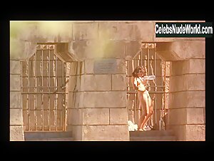 Juliette Binoche Explicit , boobs in Les amants du Pont-Neuf (1991) 20