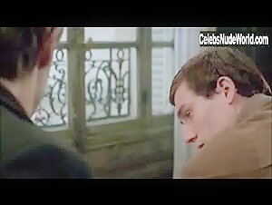 Juliette Binoche Butt , Brunette in Rendez-vous (1985) 19