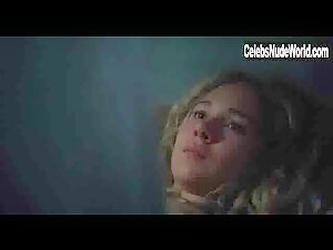 Juno Temple in Jack and Diane (2012) 7