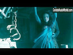 Karen Hassan Costume , Butt in Vikings (series) (2013) 1