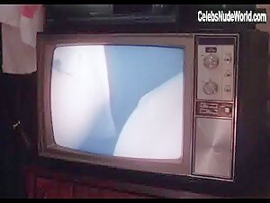 Peta Wilson Blonde , Lingerie scene in Mercy (2000) 6