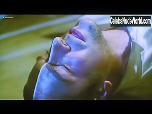 Kari Wuhrer Butt , Kissing in King of the Ants (2003) 4