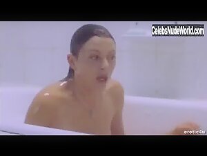 Kari Wuhrer Bathtub , Brunette in Hellraiser: Deader (2005) 6