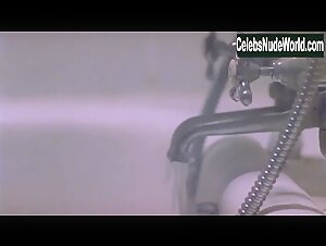 Kari Wuhrer Gire , Bathroom in Hellraiser: Deader (2005) 2