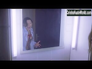 Kari Wuhrer Gire , Bathroom in Hellraiser: Deader (2005) 7