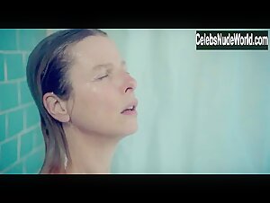Karin Viard in Chanson douce (2019) 20