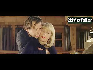 Karin Viard in L'amour est un crime parfait (2013) 1