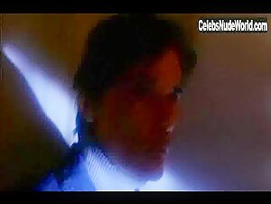 Karina Huff in La casa nel tempo (1989) 10