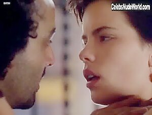 Kate Beckinsale Kissing , Brunette in Uncovered (1994) 11