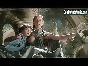 Kate Dickie in Game of Thrones (series) (2011) 8