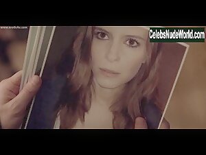 Kate Mara Flasing , boobs in House of Cards (series) (2013) 3