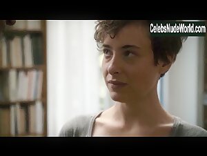 Kate Moran Kissing , Shower scene in Baden Baden (2016) 8