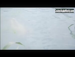 Kate Winslet nude, boobs scene in Iris (2001) 9