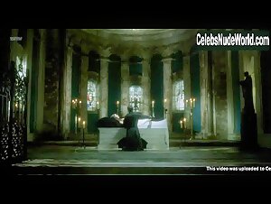 Kate Winslet nude, missionary scene in Quills (2000) 5