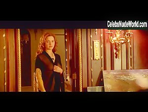Kate Winslet nude , painting scene in Titanic (1997) 1