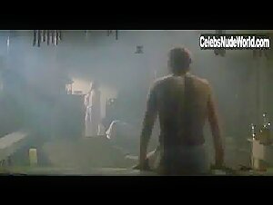 Kathleen Turner Gets Dressed , Vintage in Body Heat (1981) 11