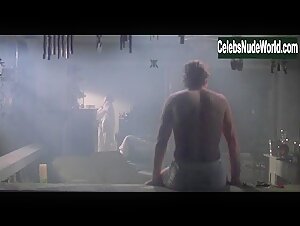 Kathleen Turner boobs , Bathtub in Body Heat (1981) 8