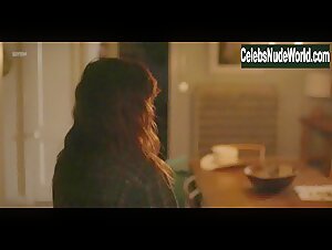 Kathryn Hahn Kissing , Bathtub in I Love Dick (series) (2016) 19