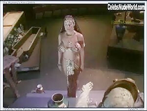 Katie Lohmann in Mummy's Kiss (2003) 7
