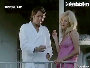 Katja Buchele in Das Madchen mit der heisen Masche (1972) 6