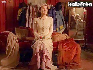 Keeley Hawes in Tipping the Velvet (series) (2002) 5