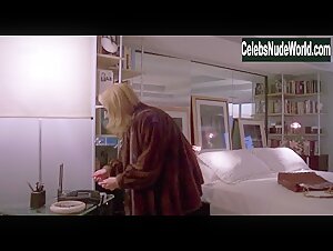 Kelly Lynch in Desperate Hours (1990) 13
