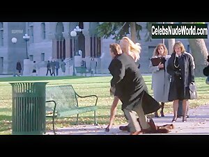 Kelly Lynch in Desperate Hours (1990) 3