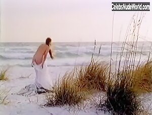 Kelly McGillis in Grand Isle (1991) 10