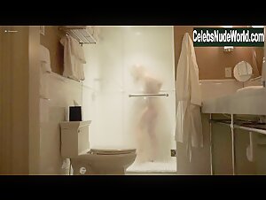 Keri Russell Shower , Blonde in Americans (series) (2013) 2